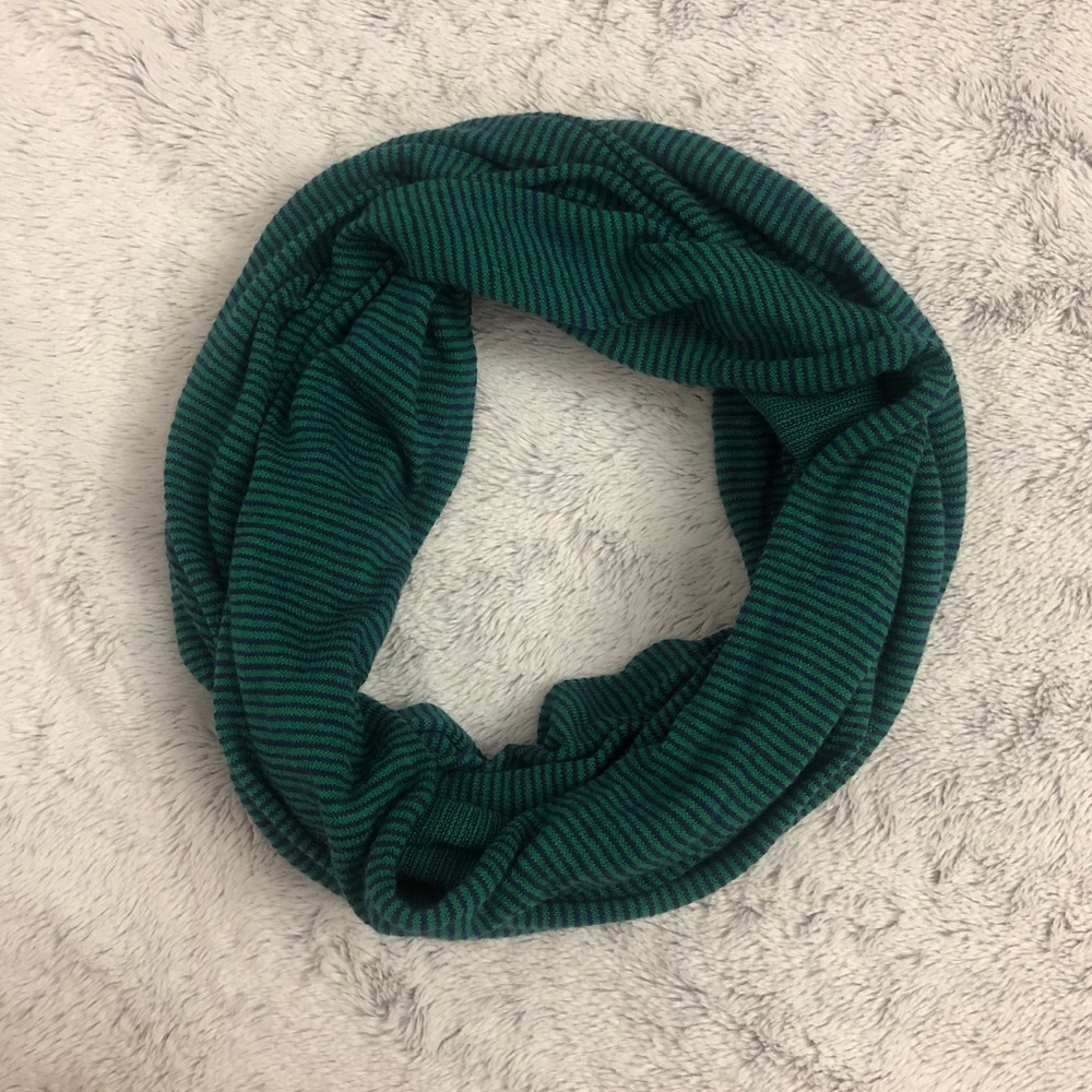 3 for $25⚡️American Eagle Green Circle Scarf